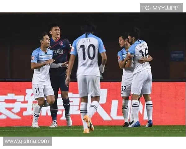 广州足球队与重庆足球队赛后分析：比赛节奏与战术对决的深度剖析